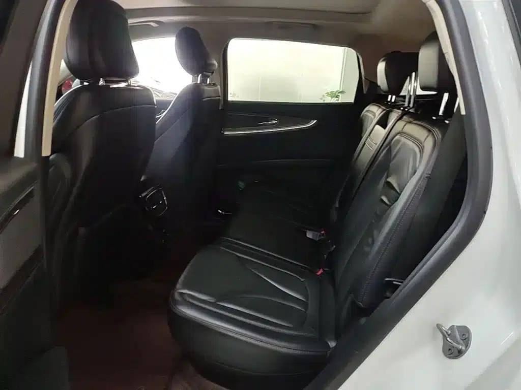 Navigator 2021 2.0T AWD Premium Edition — миниатюра 17
