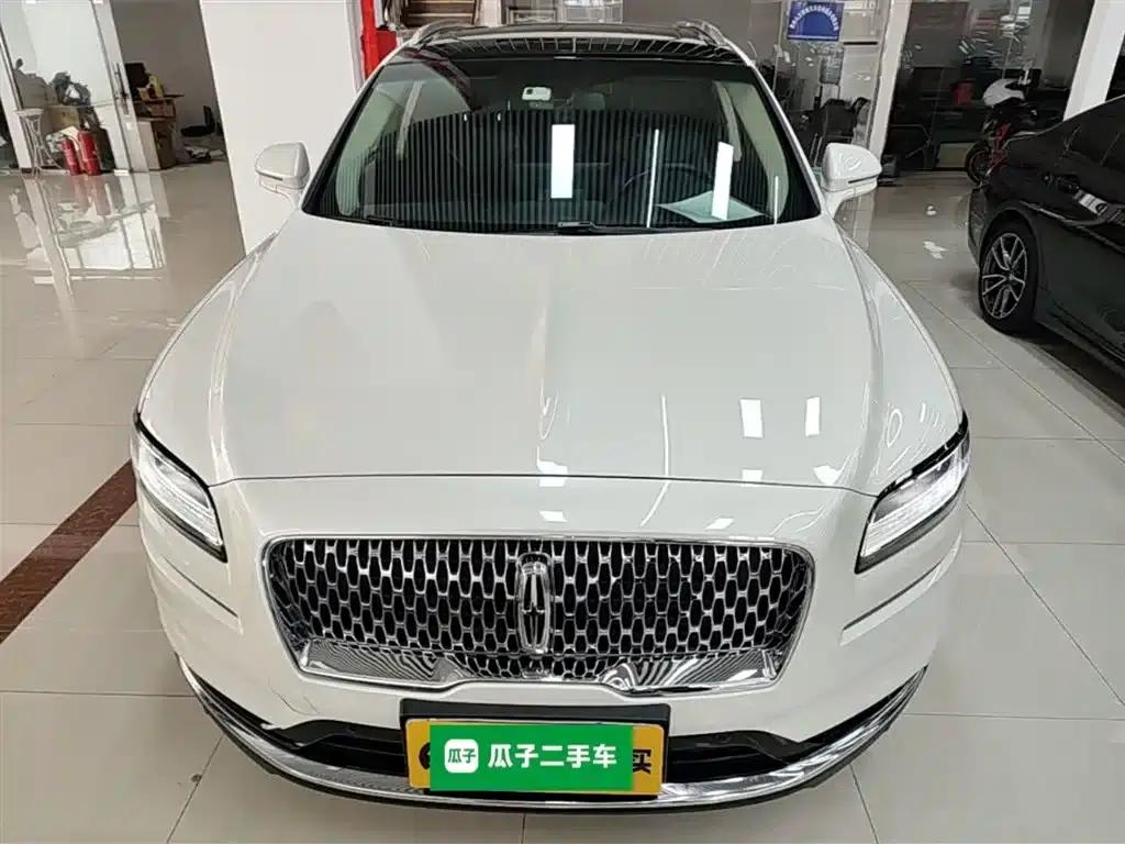 Navigator 2021 2.0T AWD Premium Edition — миниатюра 3