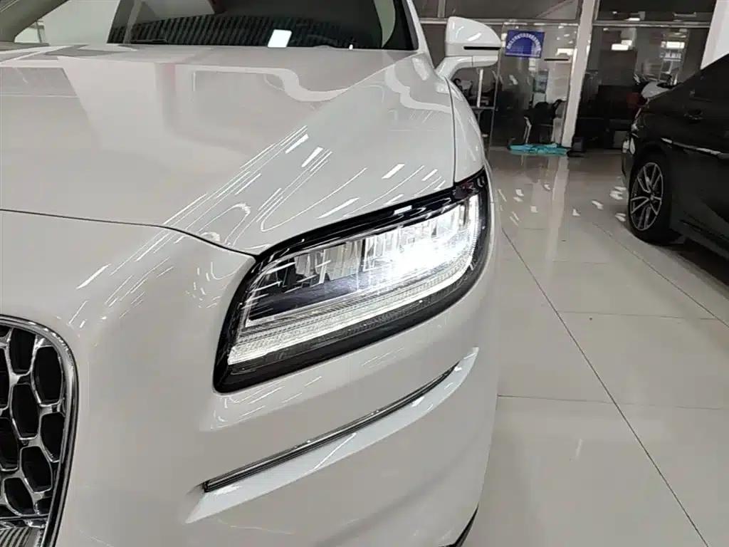 Navigator 2021 2.0T AWD Premium Edition — миниатюра 24