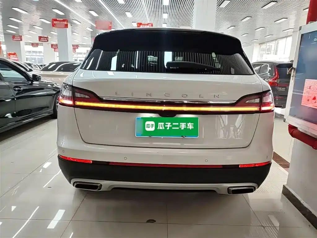 Navigator 2021 2.0T AWD Premium Edition — миниатюра 6