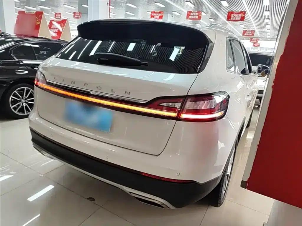 Navigator 2021 2.0T AWD Premium Edition — миниатюра 7