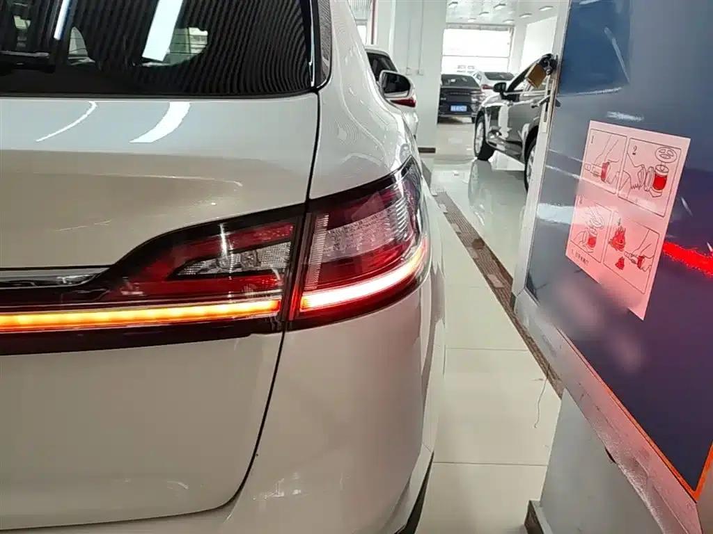 Navigator 2021 2.0T AWD Premium Edition — миниатюра 8