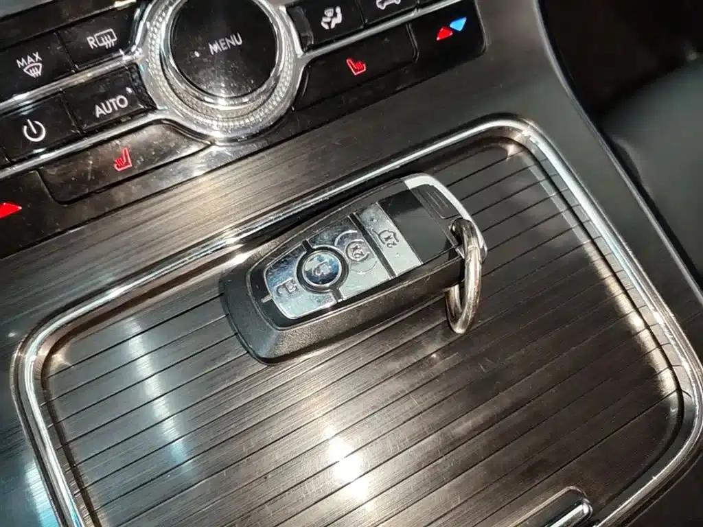 Navigator 2021 2.0T AWD Premium Edition — миниатюра 9