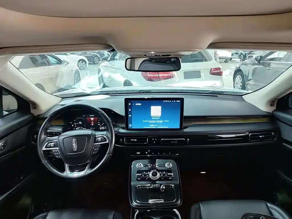 Navigator 2021 2.0T AWD Premium Edition — миниатюра 10
