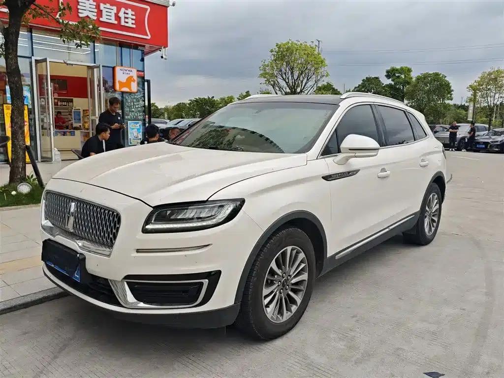 2019 Navigator Imported Model 2.0T Two-Wheel Drive Premium Edition (China VI Emission Standard) — миниатюра 1