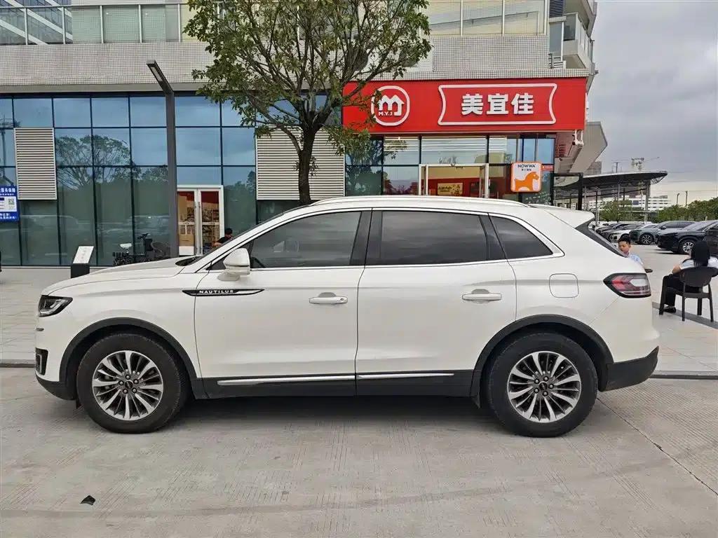 2019 Navigator Imported Model 2.0T Two-Wheel Drive Premium Edition (China VI Emission Standard) — миниатюра 8