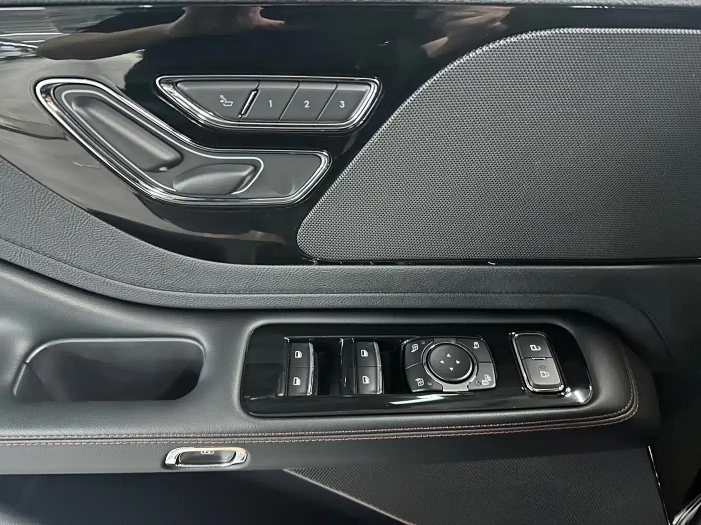 2021 Aviator 3.0T V6 AWD Premium Edition — миниатюра 12