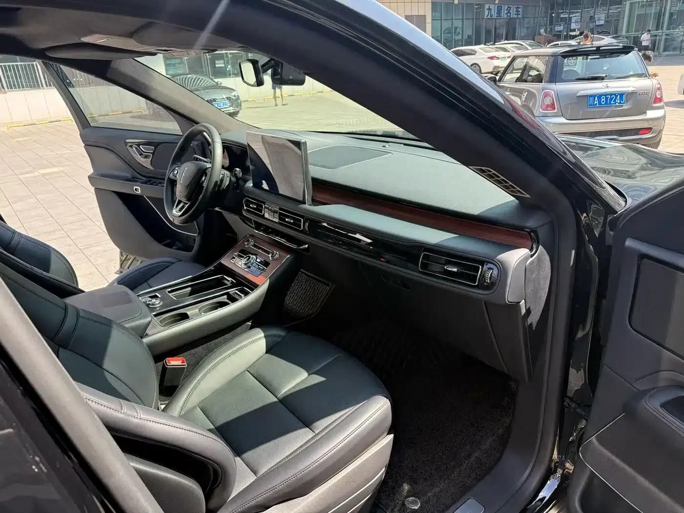 2021 Aviator 3.0T V6 AWD Premium Edition — миниатюра 4