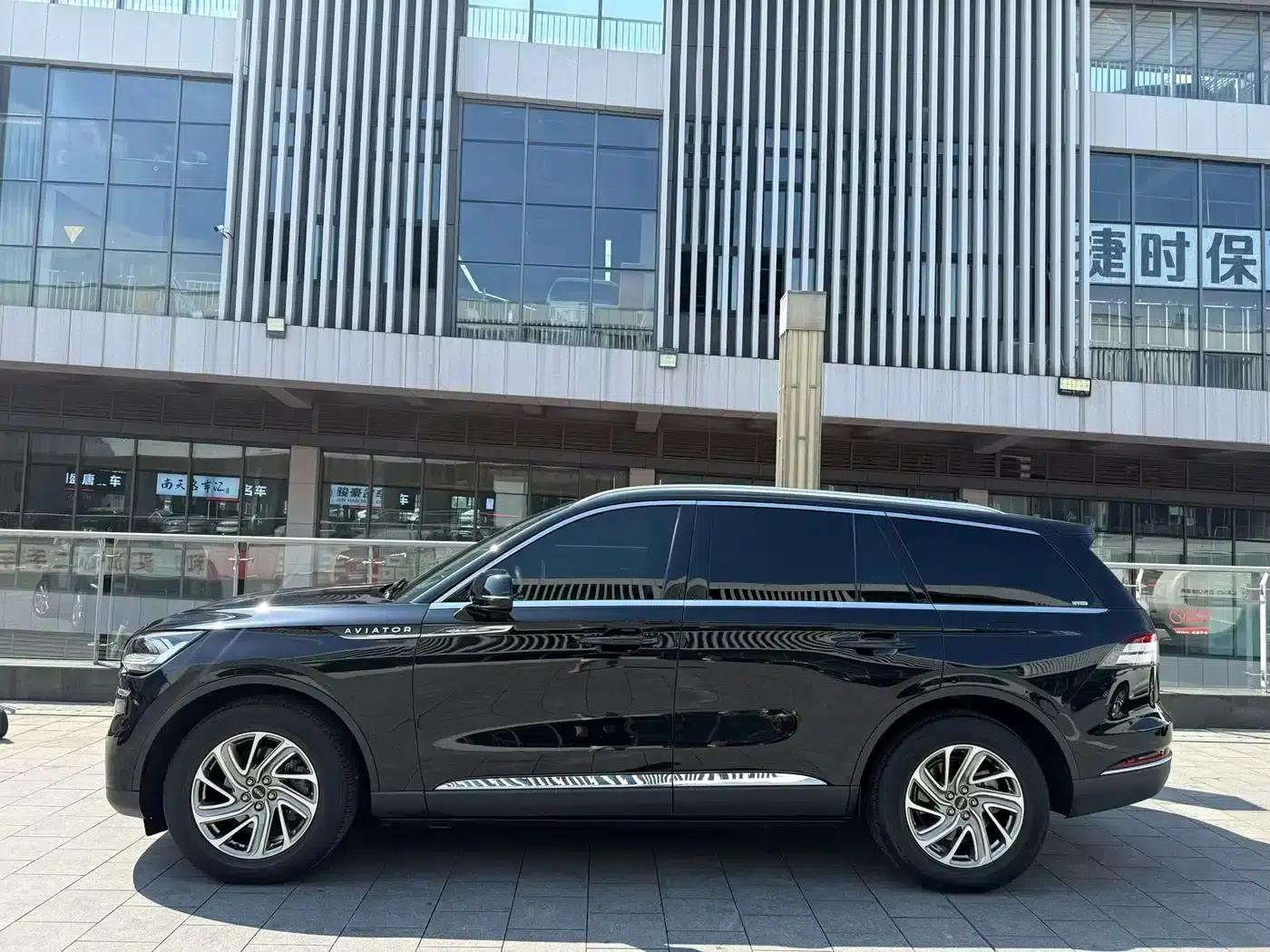 2021 Aviator 3.0T V6 AWD Premium Edition — миниатюра 5