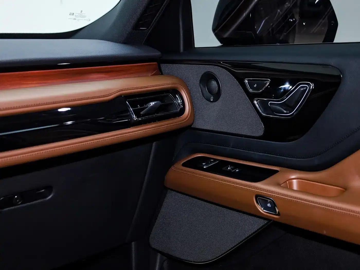 2023 Aviator 3.0T V6 AWD Premium Cruiser (6-seater) — миниатюра 19