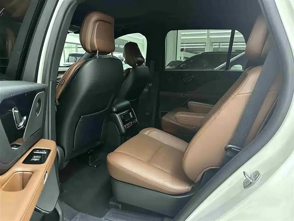 2022 Aviator 3.0T V6 AWD Premium Edition — миниатюра 11