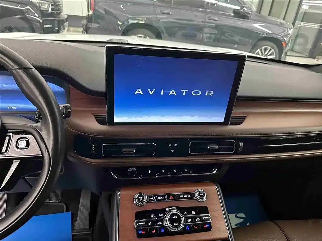 2022 Aviator 3.0T V6 AWD Premium Edition — миниатюра 9