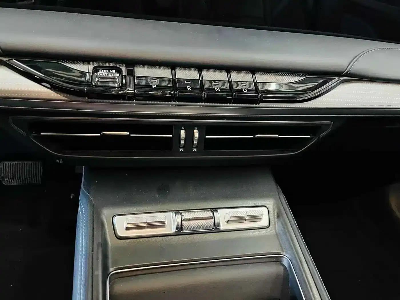 Lincoln Z 2024 2.0T Two-Wheel Drive Premium Hybrid — миниатюра 14
