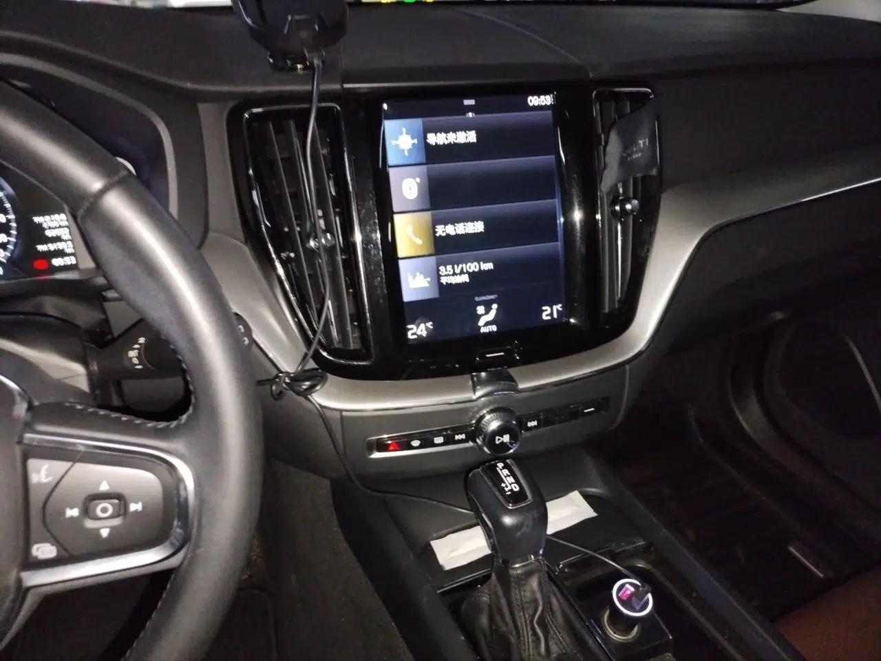 Volvo XC60 2019 T5 4x4 Smart Edition China V Standard — миниатюра 14