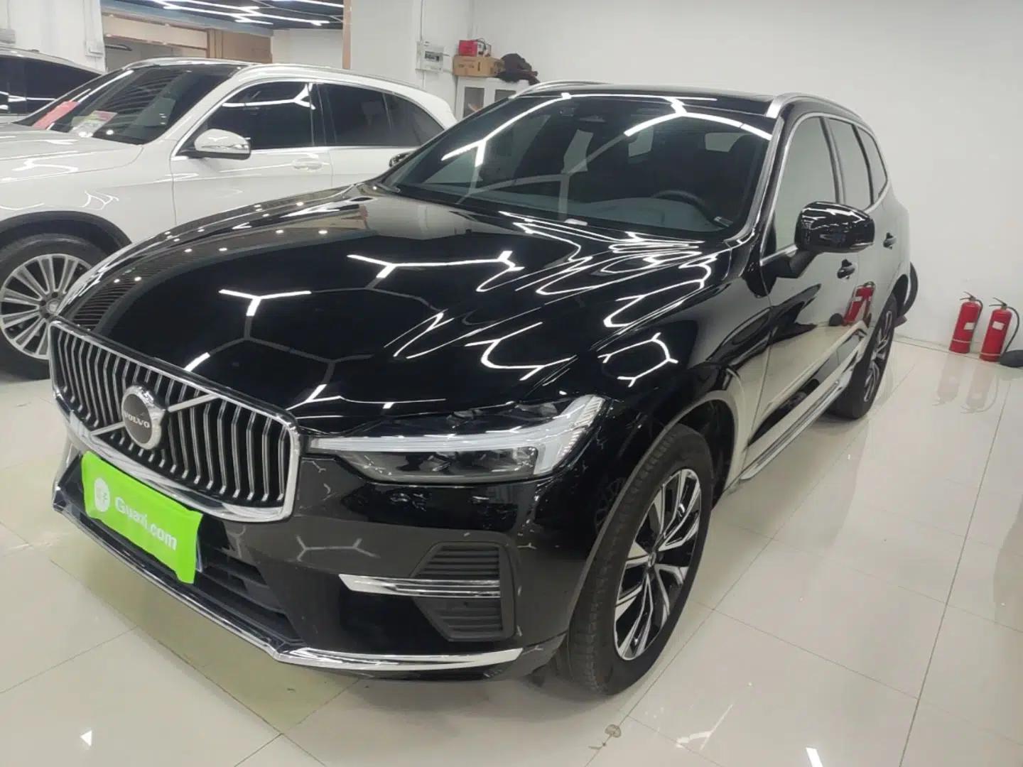 Volvo XC60 2025 B5 Four-Wheel Drive Smart & Advanced Luxury Edition — миниатюра 1