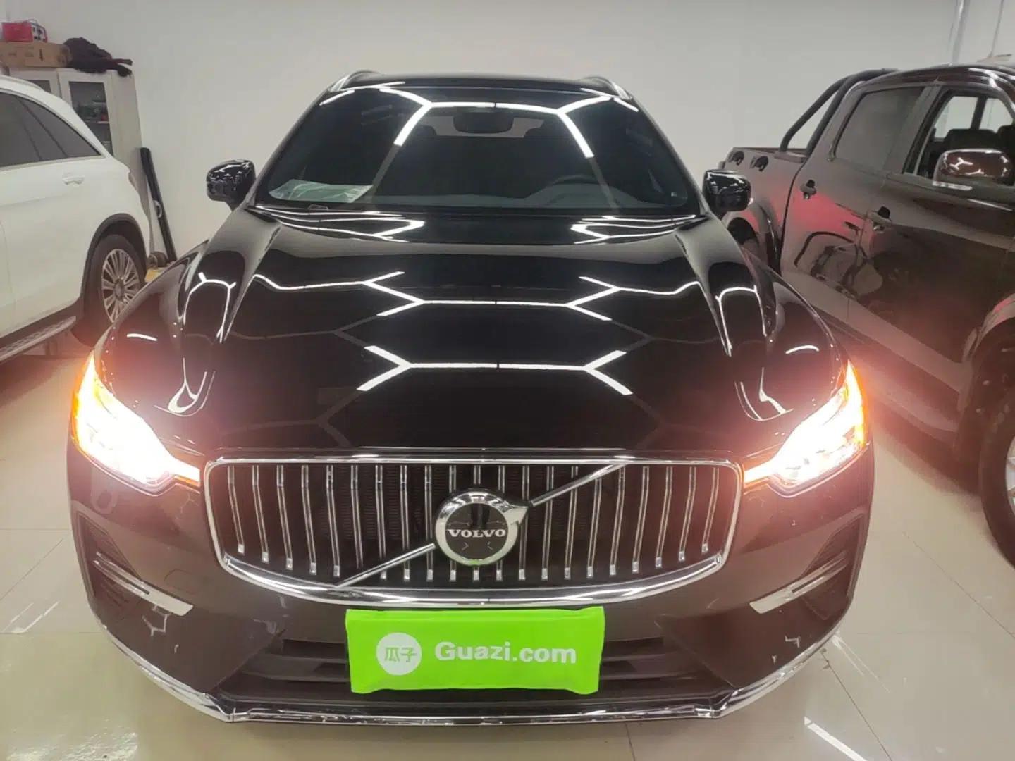 Volvo XC60 2025 B5 Four-Wheel Drive Smart & Advanced Luxury Edition — миниатюра 2