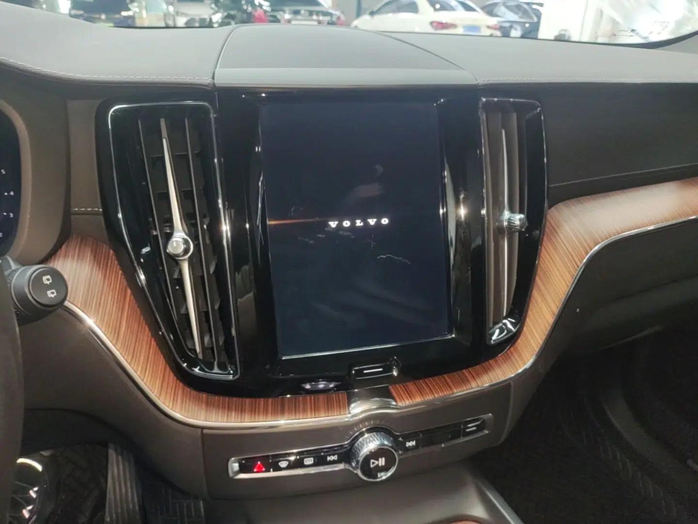 Volvo XC60 2025 B5 Four-Wheel Drive Smart & Advanced Luxury Edition — миниатюра 16