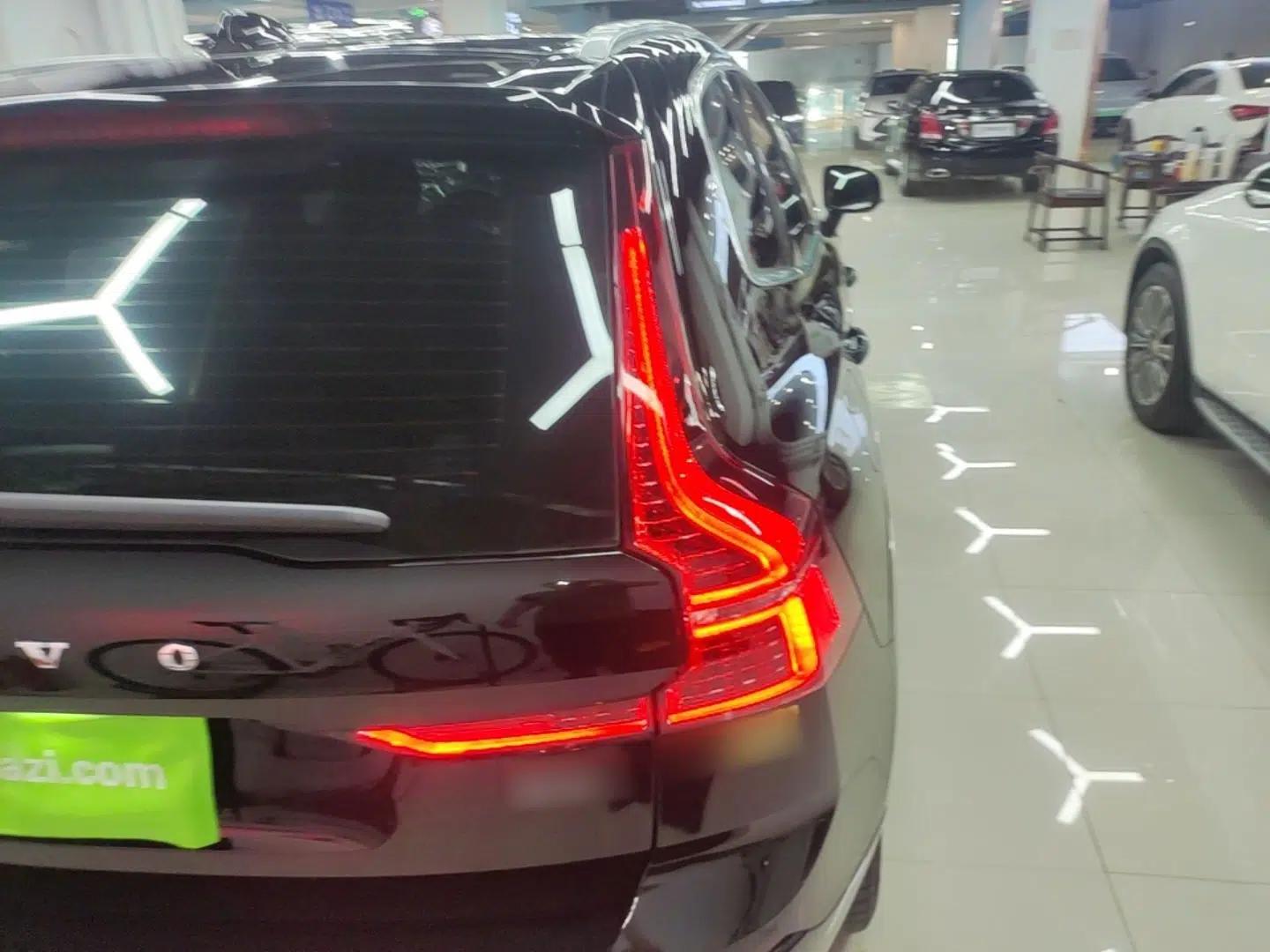 Volvo XC60 2025 B5 Four-Wheel Drive Smart & Advanced Luxury Edition — миниатюра 7