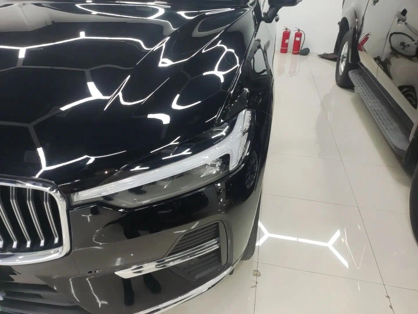 Volvo XC60 2025 B5 Four-Wheel Drive Smart & Advanced Luxury Edition — миниатюра 9