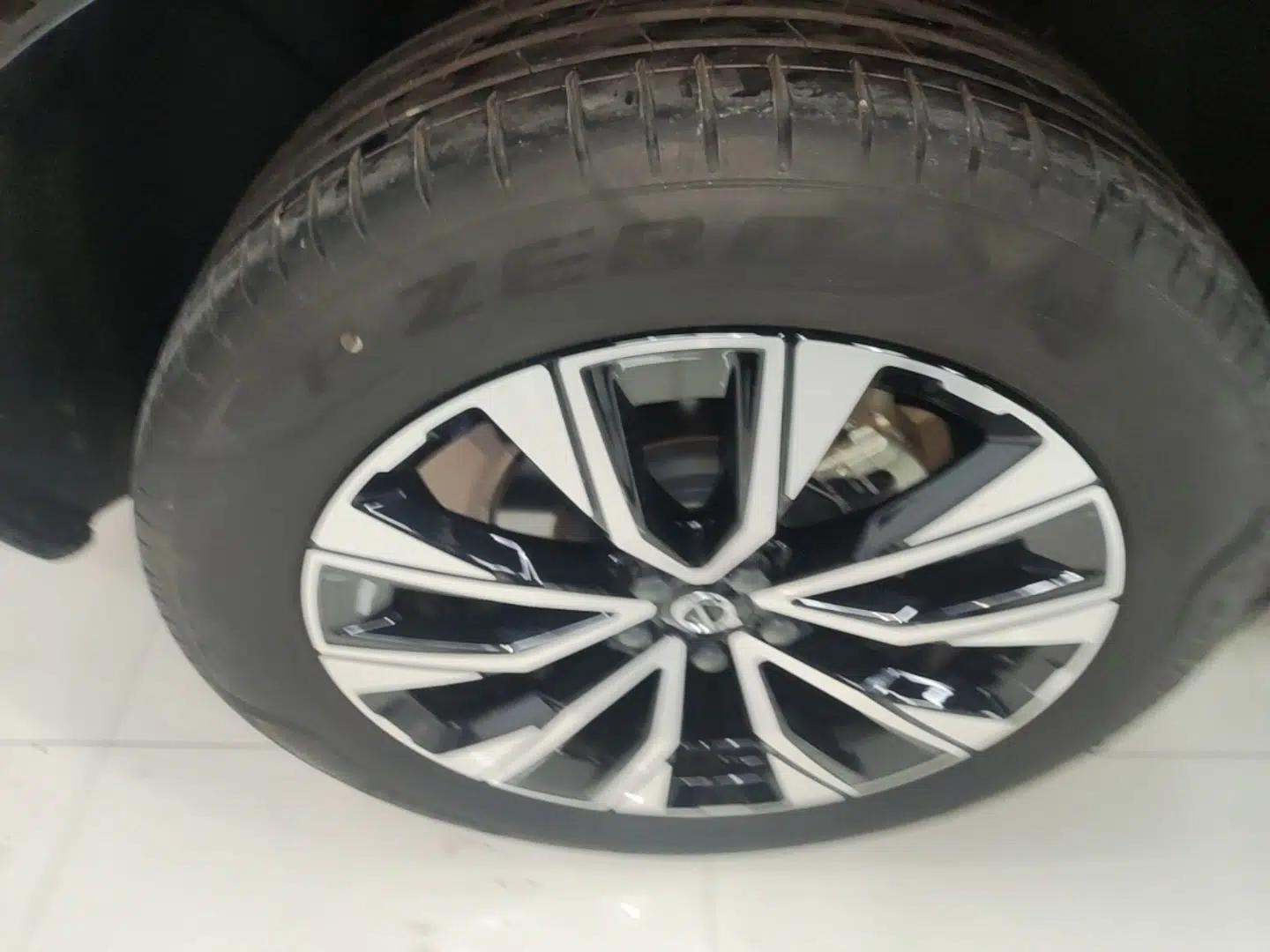 Volvo XC60 2025 B5 Four-Wheel Drive Smart & Advanced Luxury Edition — миниатюра 10