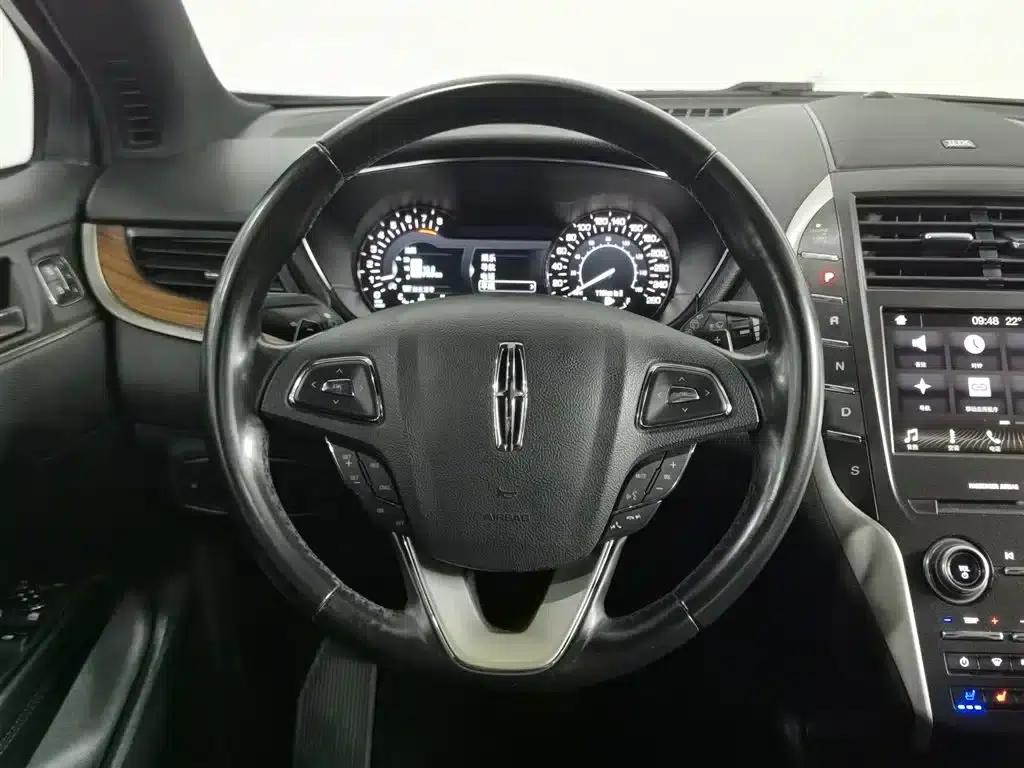 Lincoln MKC 2017 2.0T AWD Premium Edition — миниатюра 11