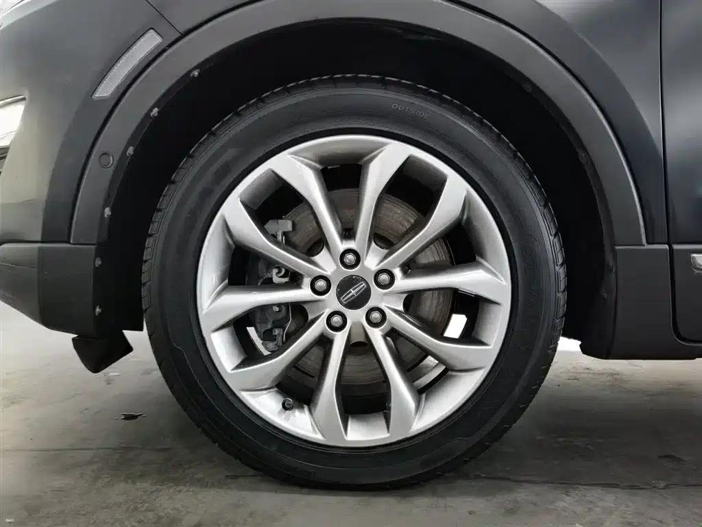 Lincoln MKC 2017 2.0T AWD Premium Edition — миниатюра 17