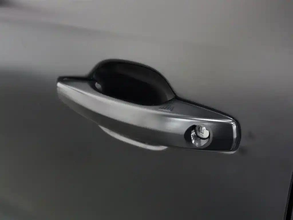 Lincoln MKC 2017 2.0T AWD Premium Edition — миниатюра 18