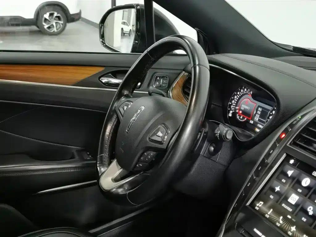 Lincoln MKC 2017 2.0T AWD Premium Edition — миниатюра 22