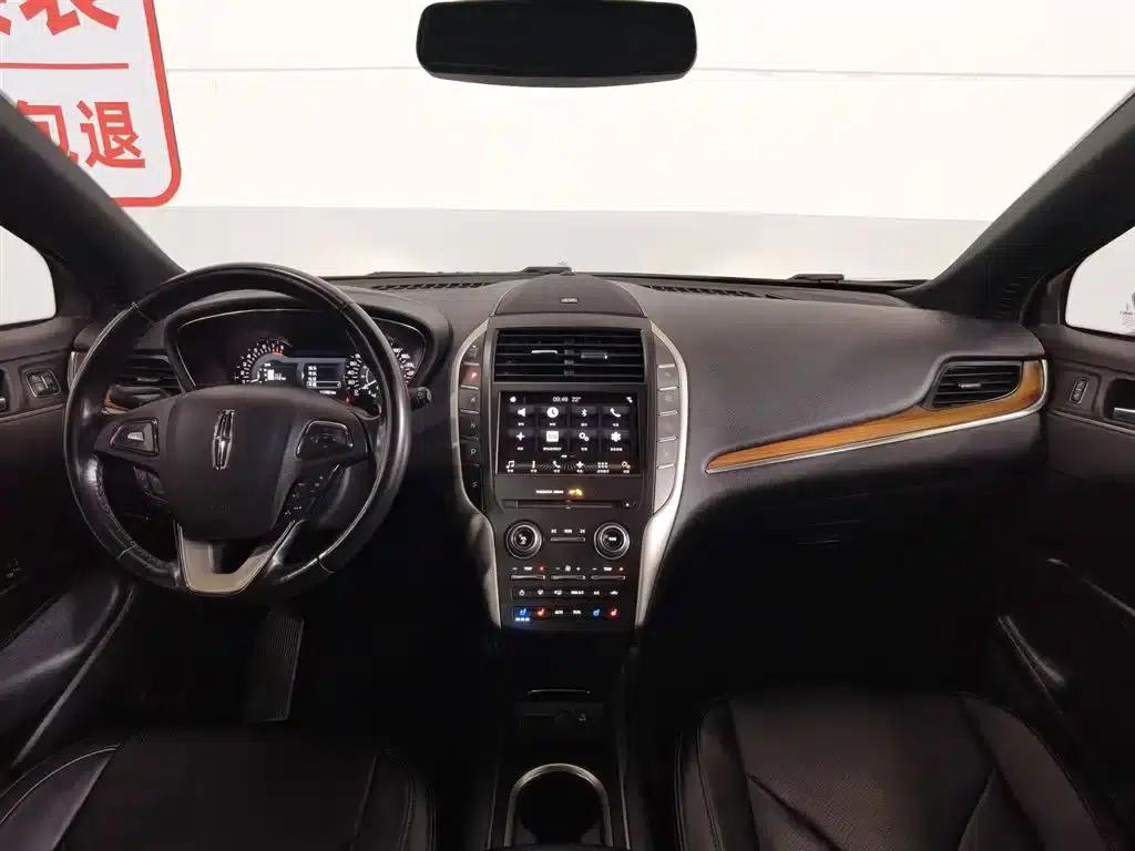 Lincoln MKC 2017 2.0T AWD Premium Edition — миниатюра 5
