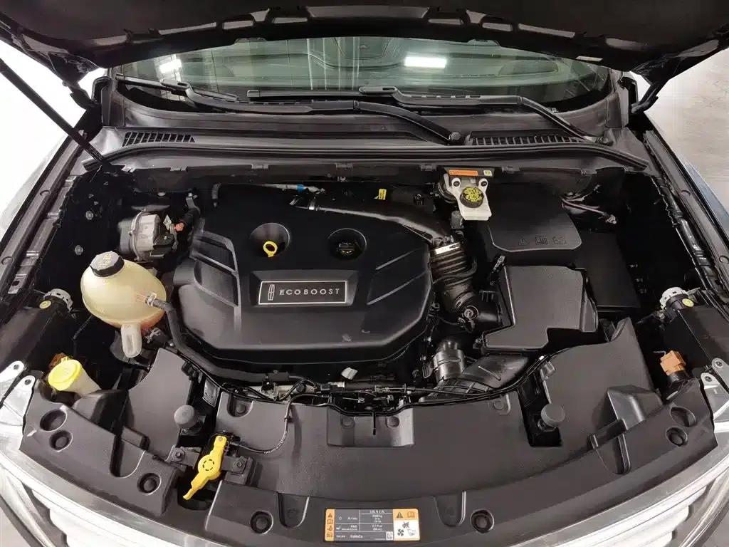 Lincoln MKC 2017 2.0T AWD Premium Edition — миниатюра 6