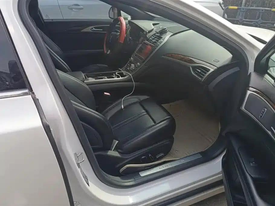 Lincoln MKZ 2019 2.0T Premium Edition (National V Emission Standard) — миниатюра 8