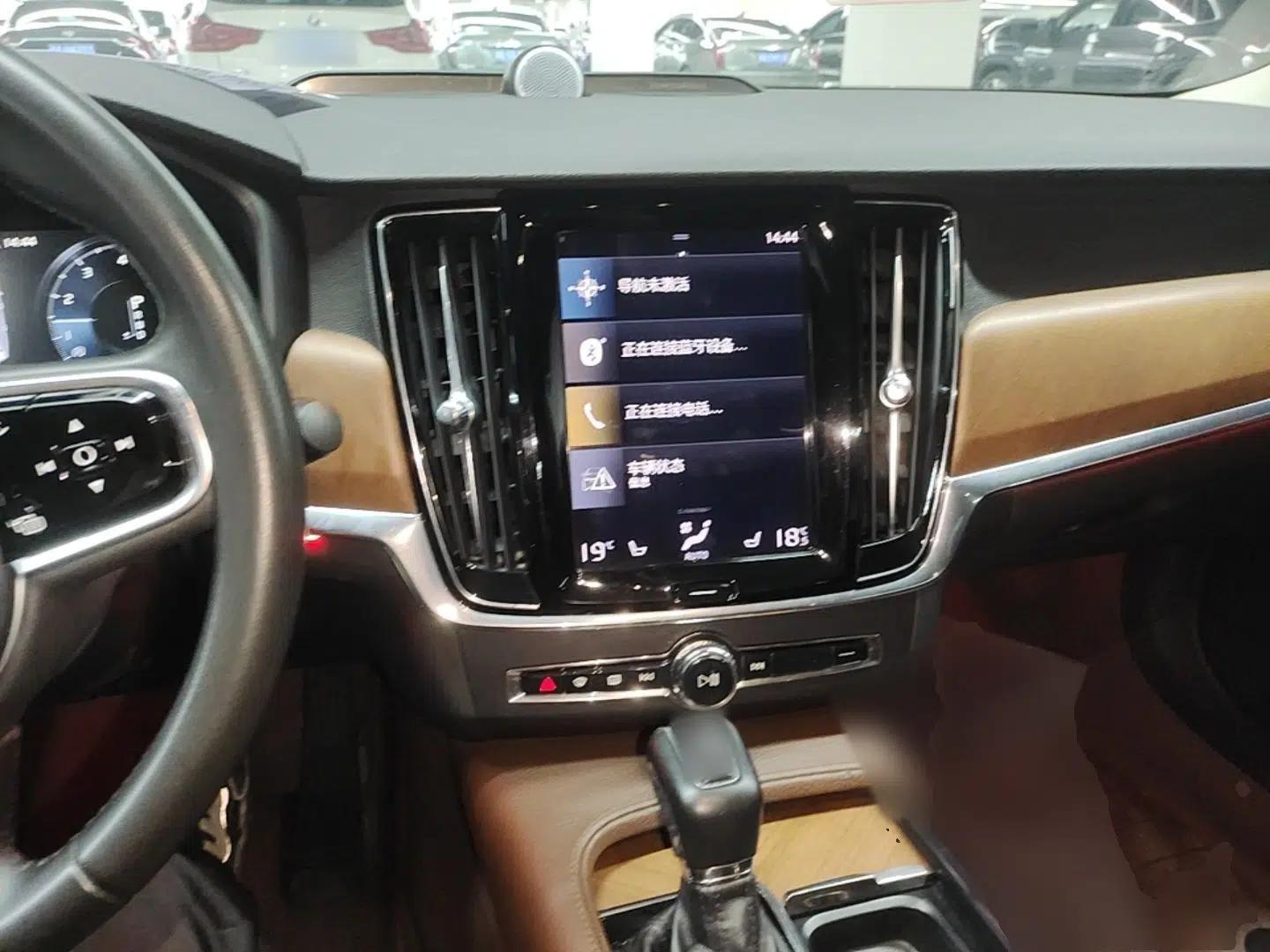 Volvo S90 2020 Facelifted T5 Zhiyi Luxury Edition — миниатюра 13