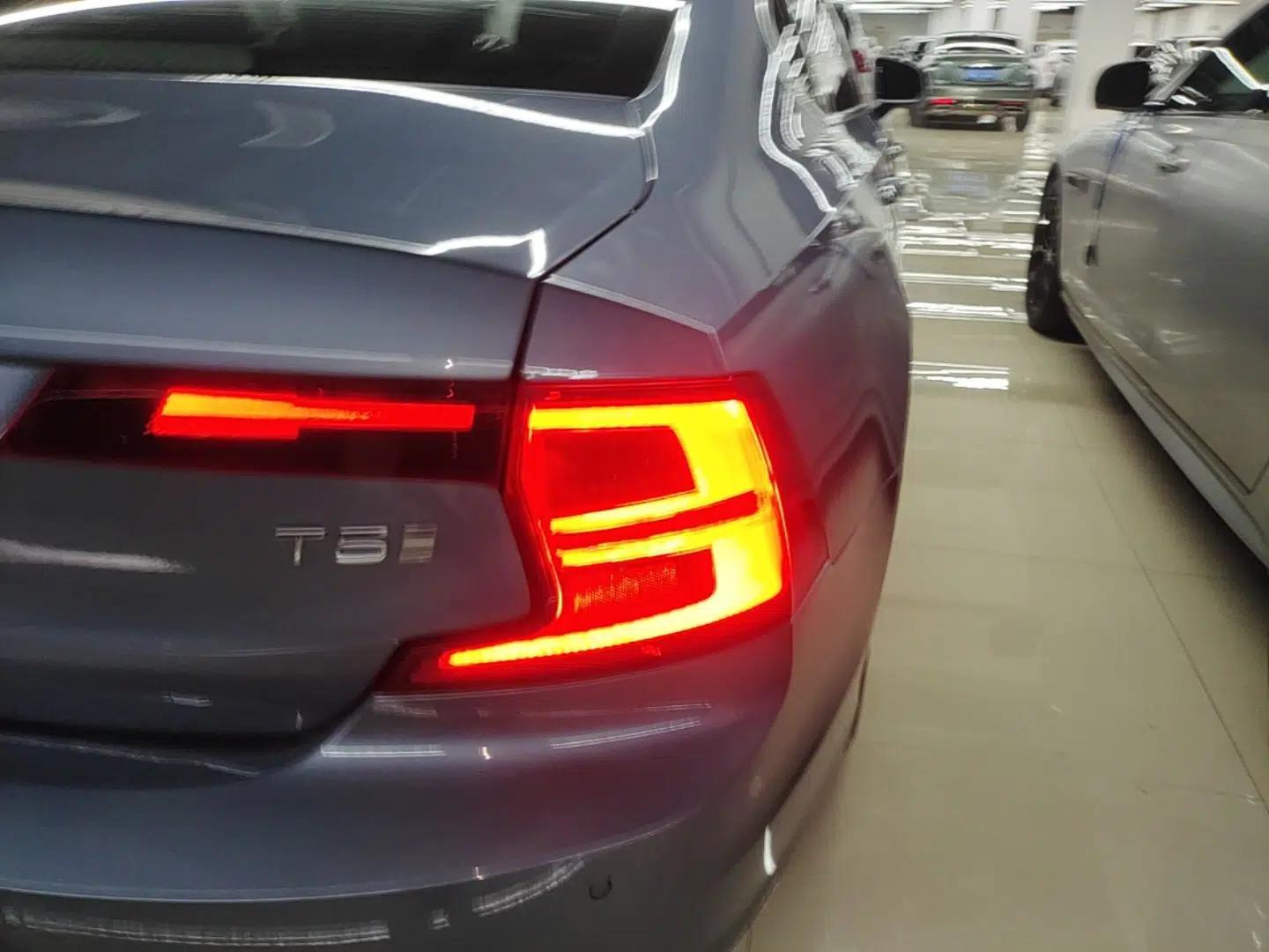 Volvo S90 2020 Facelifted T5 Zhiyi Luxury Edition — миниатюра 7