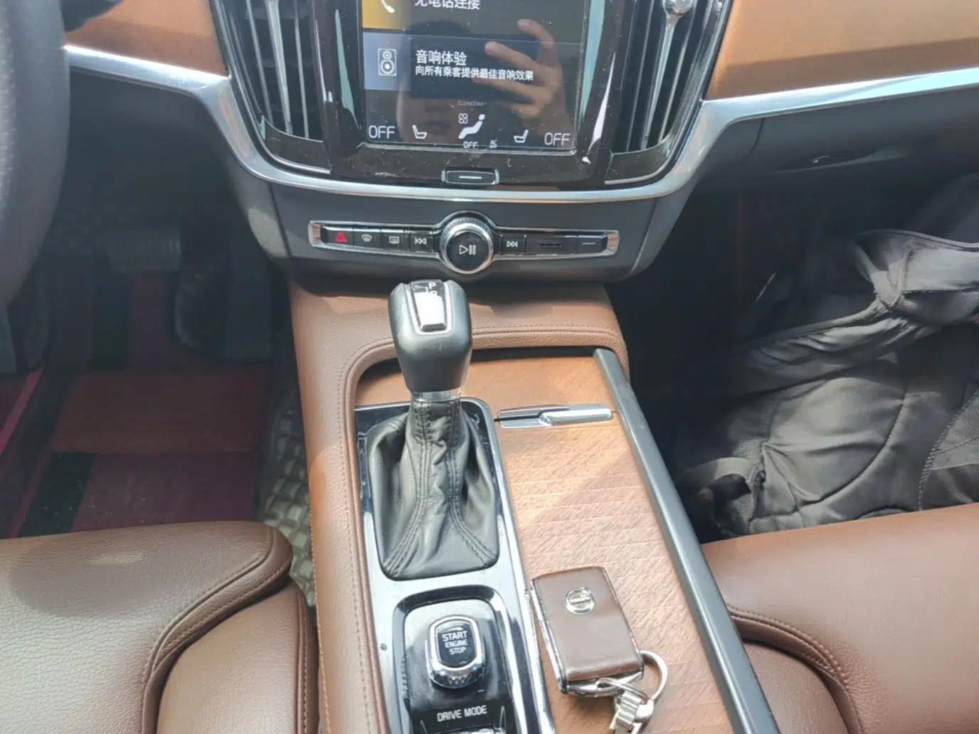 Volvo S90 2020 T5 Zhiyuan Luxury Edition — миниатюра 17