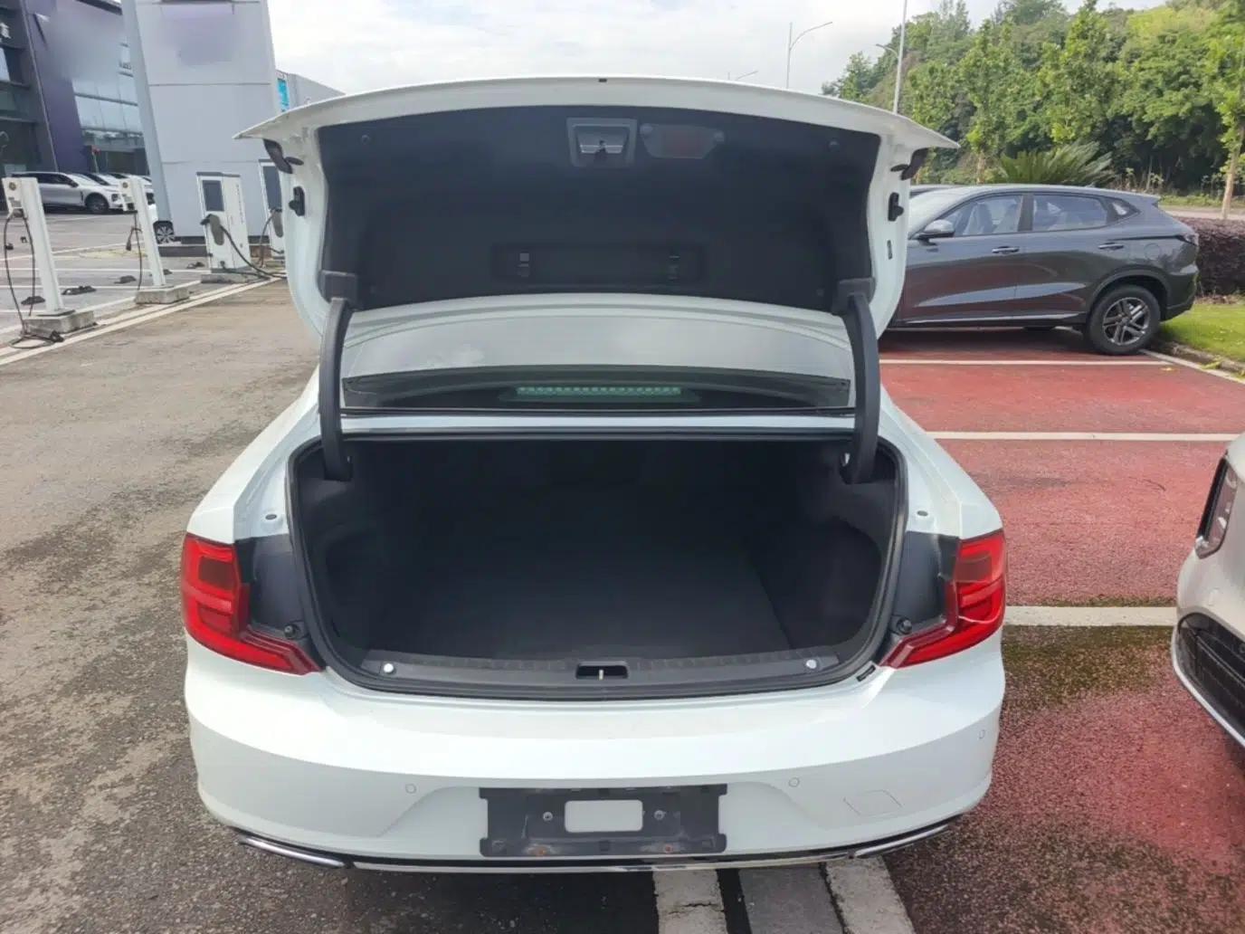 Volvo S90 2020 T5 Zhiyuan Luxury Edition — миниатюра 22