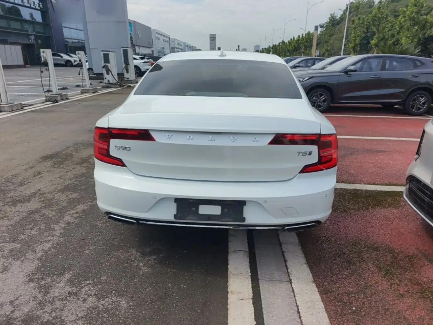 Volvo S90 2020 T5 Zhiyuan Luxury Edition — миниатюра 5