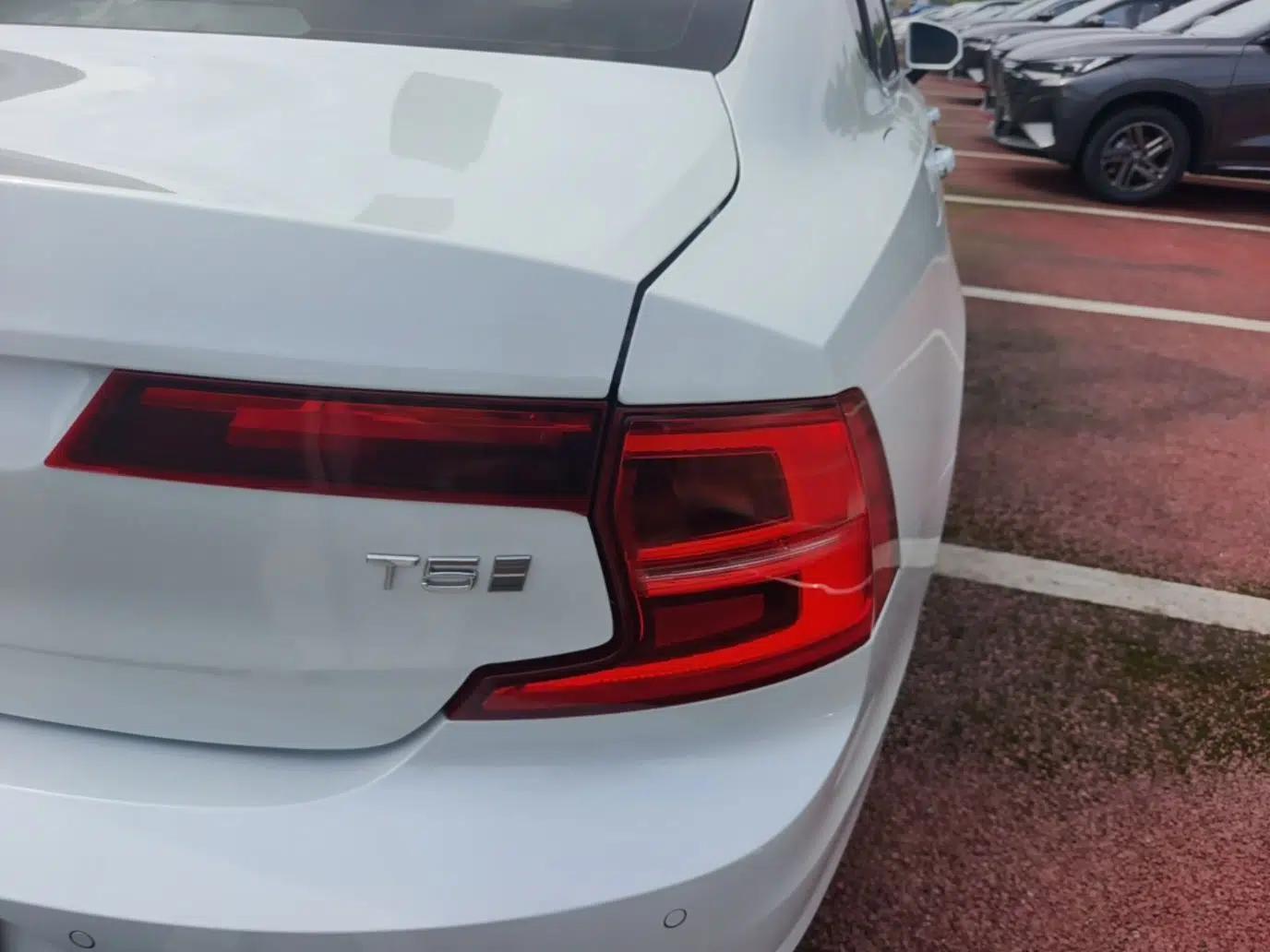 Volvo S90 2020 T5 Zhiyuan Luxury Edition — миниатюра 7