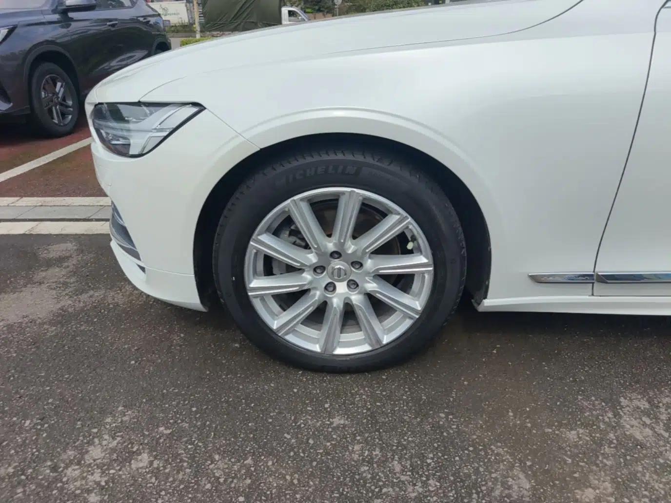 Volvo S90 2020 T5 Zhiyuan Luxury Edition — миниатюра 8