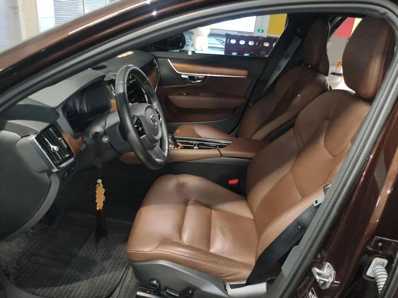Volvo S90 2021 B5 Zhiyi Luxury Edition — миниатюра 16