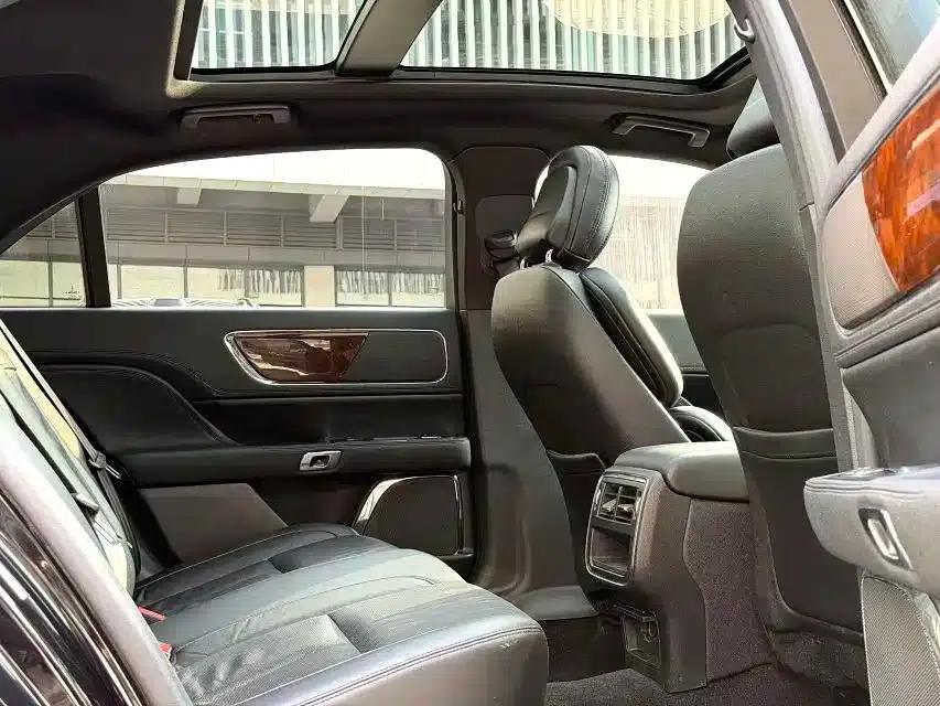Lincoln Continental 2019 2.0T Two-Wheel Drive Premium Edition (China V Emission Standard) — миниатюра 6
