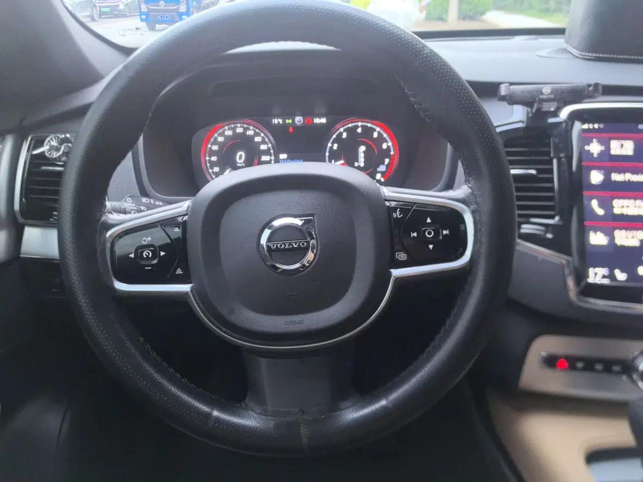 Volvo XC90 2018 T6 Zhiyi Edition 7-Seater — миниатюра 11
