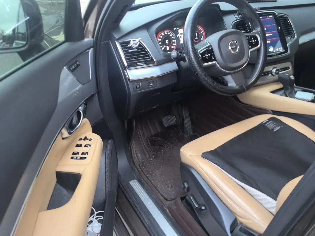 Volvo XC90 2018 T6 Zhiyi Edition 7-Seater — миниатюра 17