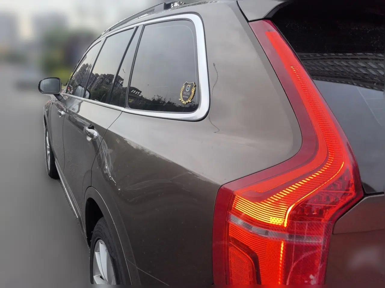 Volvo XC90 2018 T6 Zhiyi Edition 7-Seater — миниатюра 4