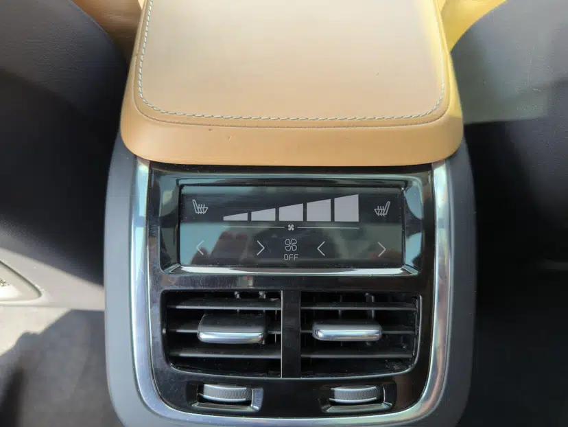 Volvo XC90 2015 T6 Zhiya Edition 7-seater — миниатюра 25