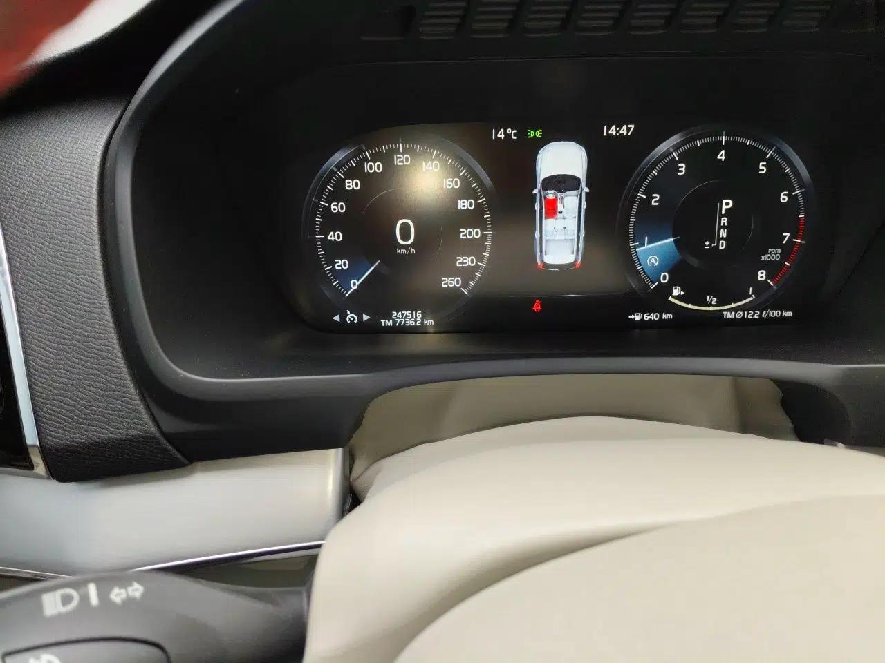 Volvo XC90 2015 T6 Zhiyi Edition 5-seater — миниатюра 13