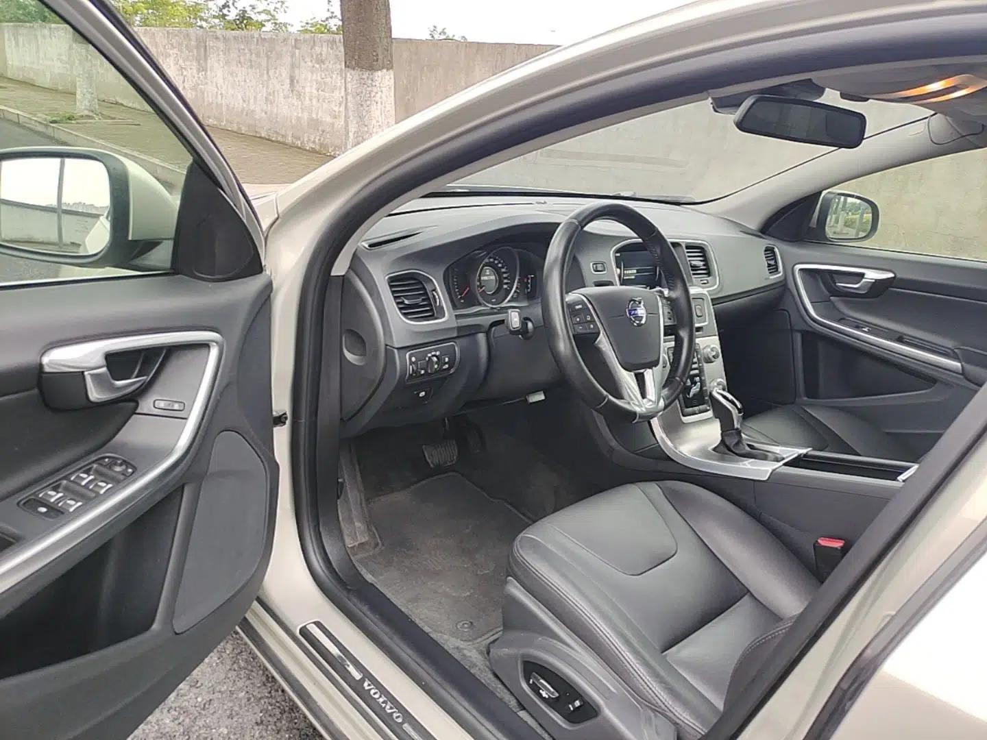 Volvo S60 2017 S60L T3 Smart Upgrade Edition — миниатюра 19
