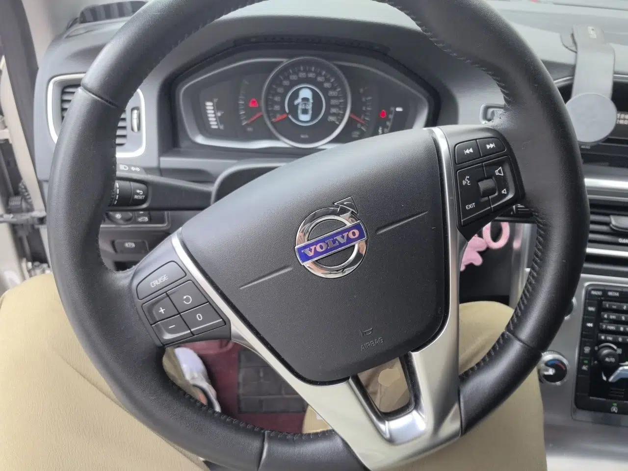 Volvo S60 2017 S60L T3 Smart Upgrade Edition — миниатюра 11