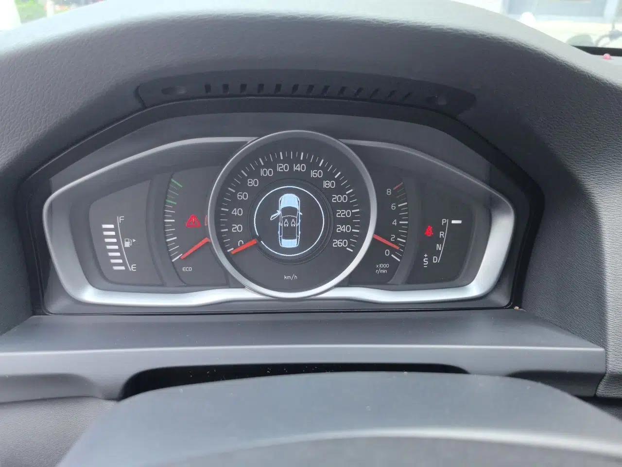Volvo S60 2017 S60L T3 Smart Upgrade Edition — миниатюра 12