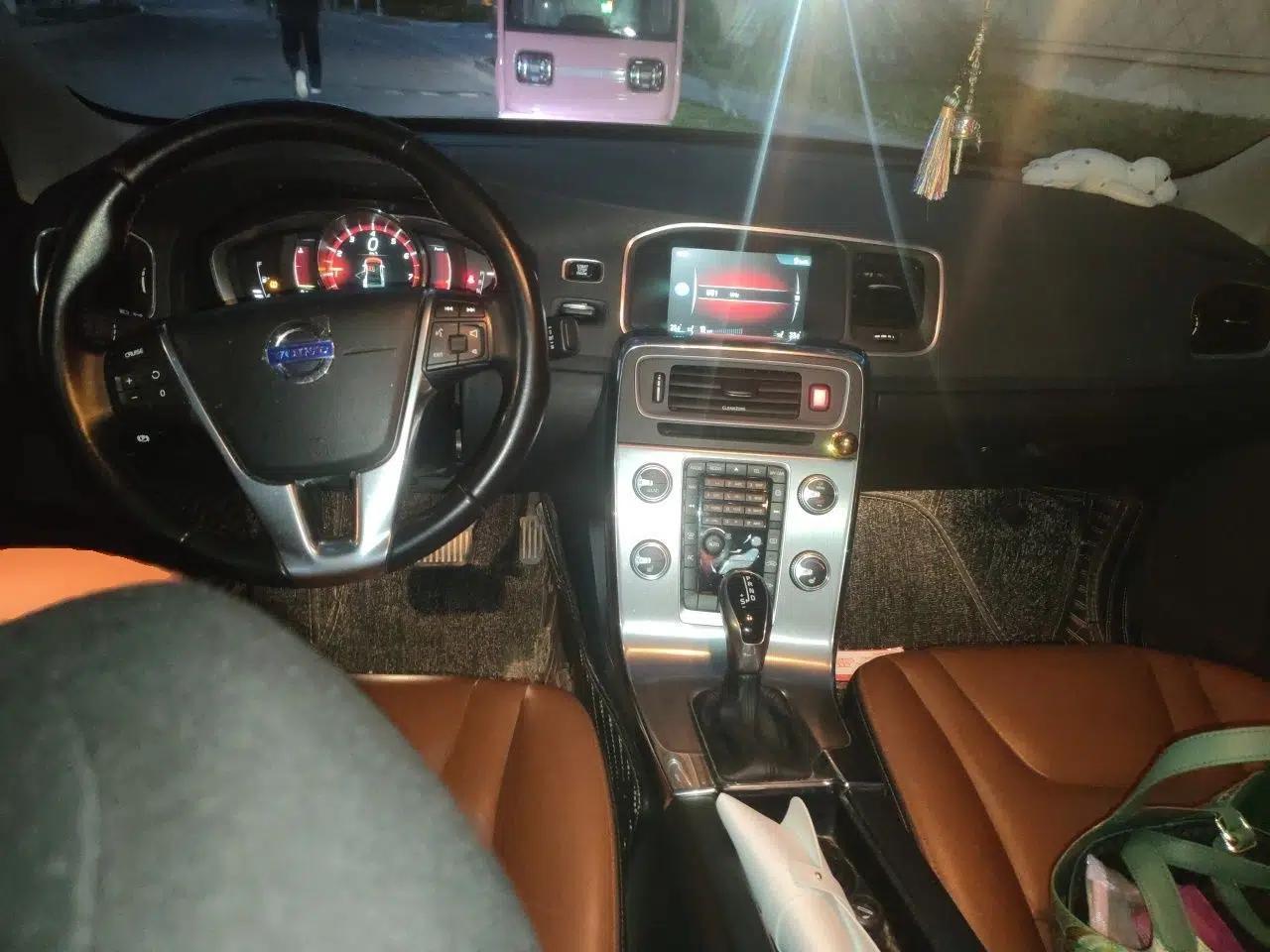 Volvo S60 2016 S60L T4 Zhiyuan Edition — миниатюра 10