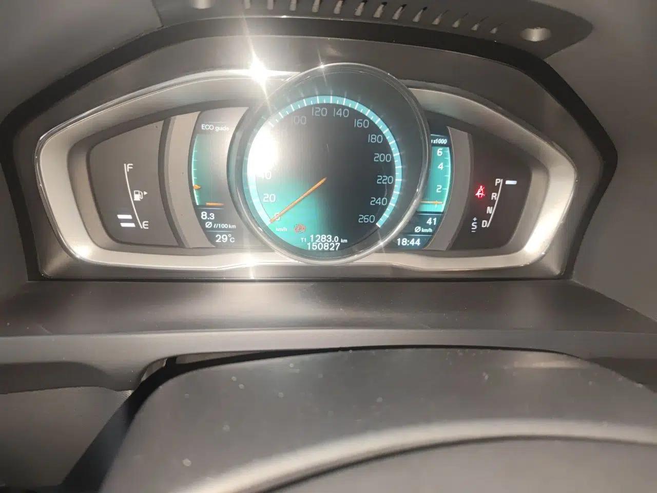 Volvo S60 2015 S60L T5 Intelligent Drive Edition — миниатюра 11